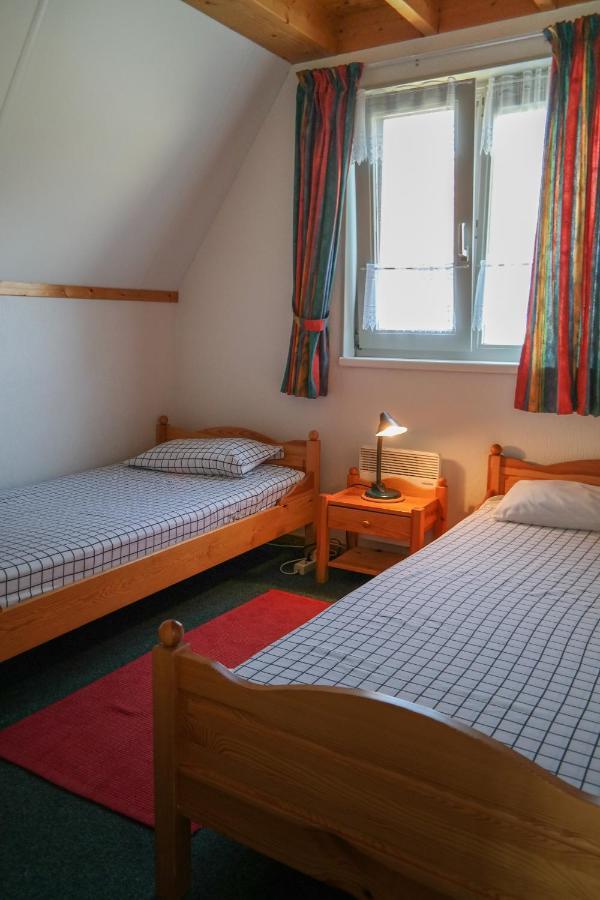 Villa Marilu 6 pers Allergy-friendly house on a typical dutch canal&quiet place à Anjum Extérieur photo