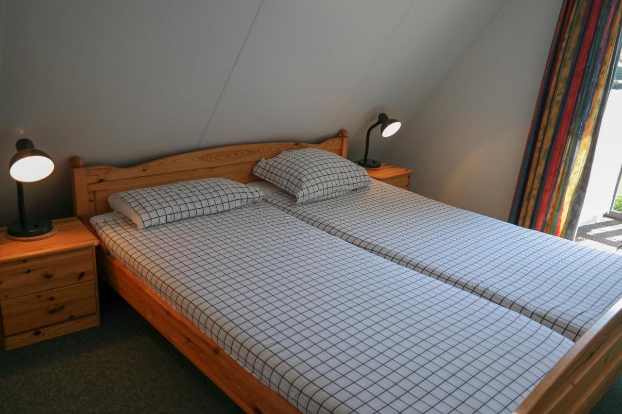 Villa Marilu 6 pers Allergy-friendly house on a typical dutch canal&quiet place à Anjum Extérieur photo