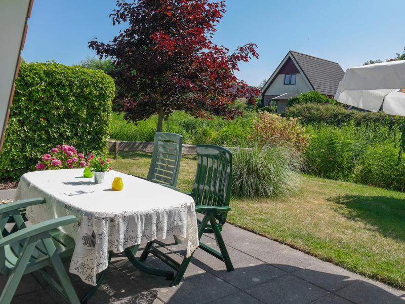 Villa Marilu 6 pers Allergy-friendly house on a typical dutch canal&quiet place à Anjum Extérieur photo